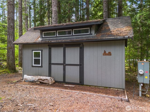 430 N Potlatch Drive N, Hoodsport, WA 98548