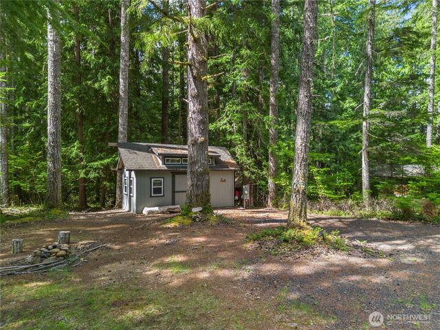 430 N Potlatch Drive N, Hoodsport, WA 98548