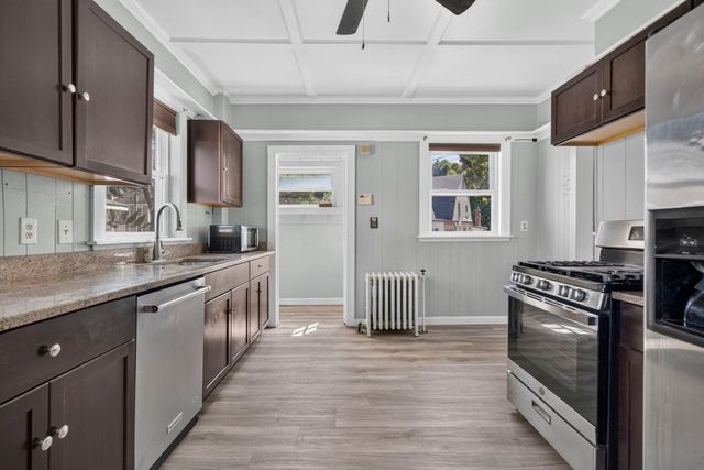 121 Oakland St, Mansfield, MA 02048