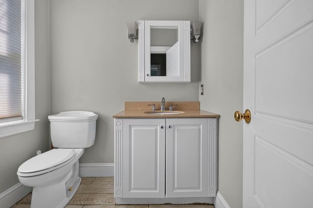 121 Oakland St, Mansfield, MA 02048