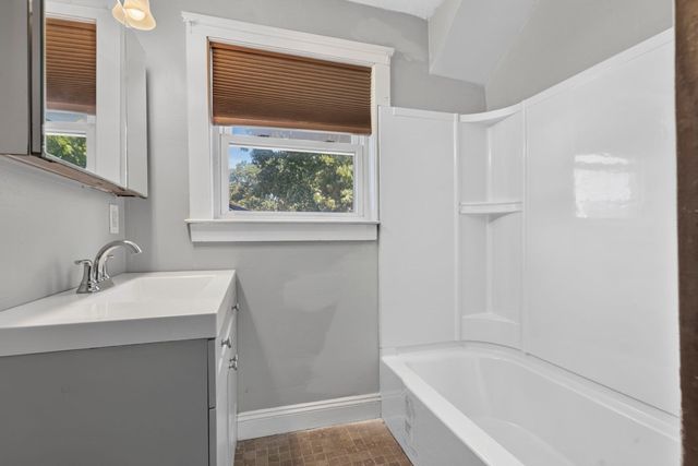 121 Oakland St, Mansfield, MA 02048