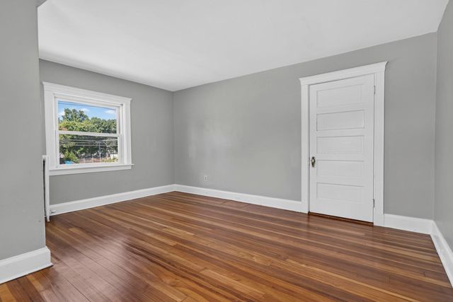 121 Oakland St, Mansfield, MA 02048