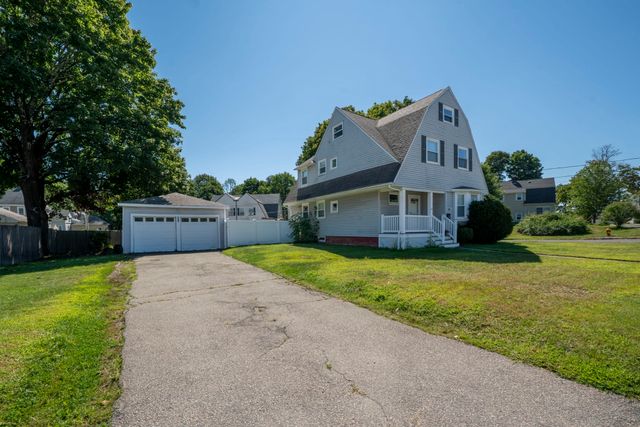121 Oakland St, Mansfield, MA 02048