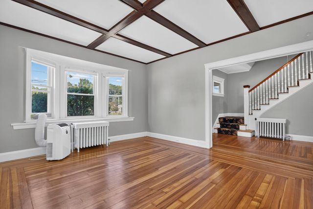 121 Oakland St, Mansfield, MA 02048