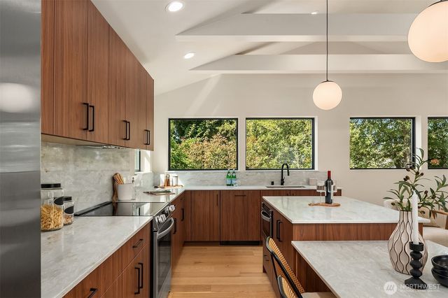 3513 SW Austin Street, Seattle, WA 98126