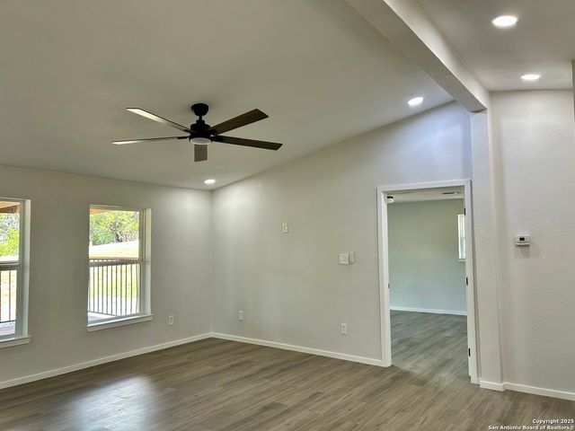 1250 Pecan, Canyon Lake, TX 78133