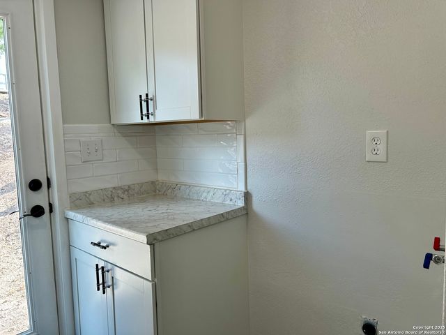 1250 Pecan, Canyon Lake, TX 78133