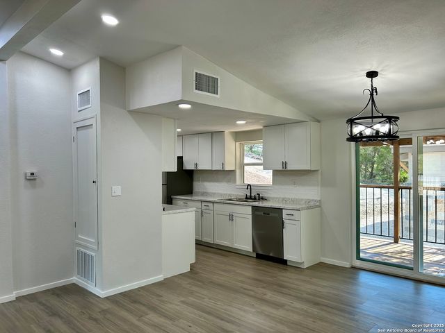 1250 Pecan, Canyon Lake, TX 78133