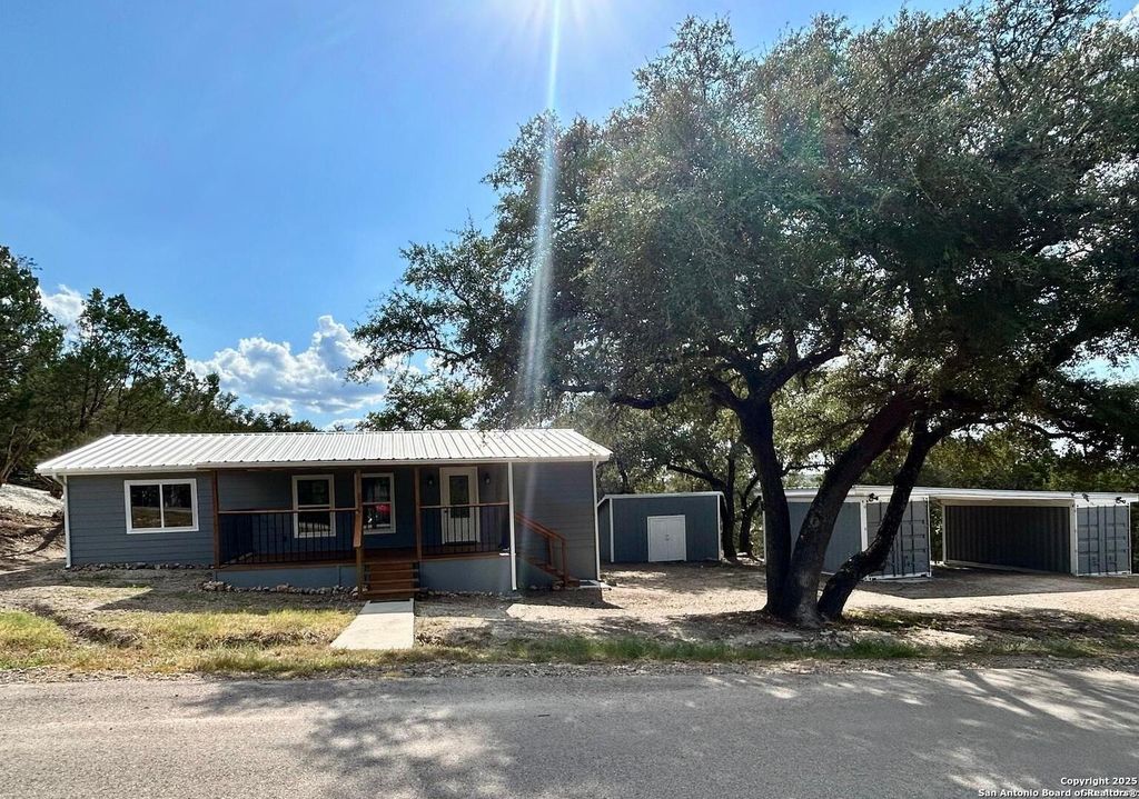 1250 Pecan, Canyon Lake, TX 78133