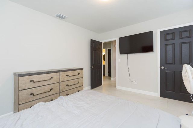 118 2ND STREET NW, Ruskin, FL 33570