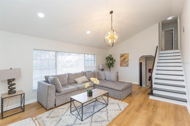 118 2ND STREET NW, Ruskin, FL 33570