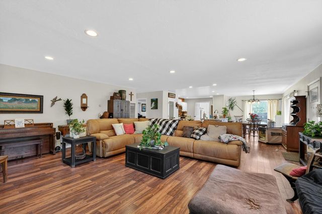 1048 Manzanita Drive, Julian, CA 92036