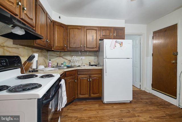 2711 BROWN ST, Philadelphia, PA 19130