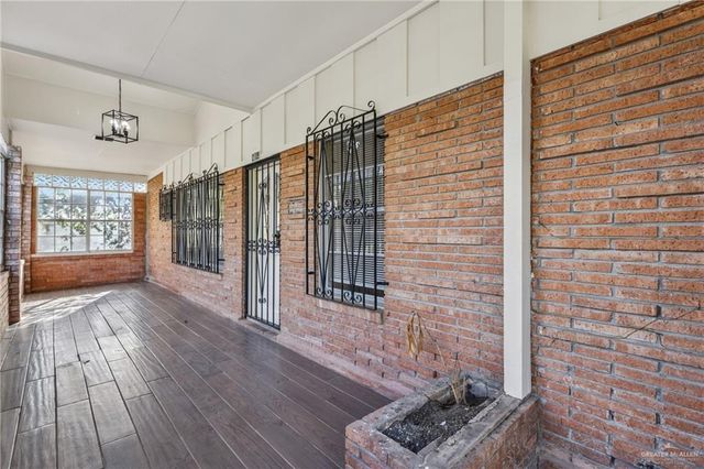 2105 Camellia Avenue, Mcallen, TX 78501