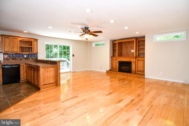 8870 BROOK DR, Waldorf, MD 20603