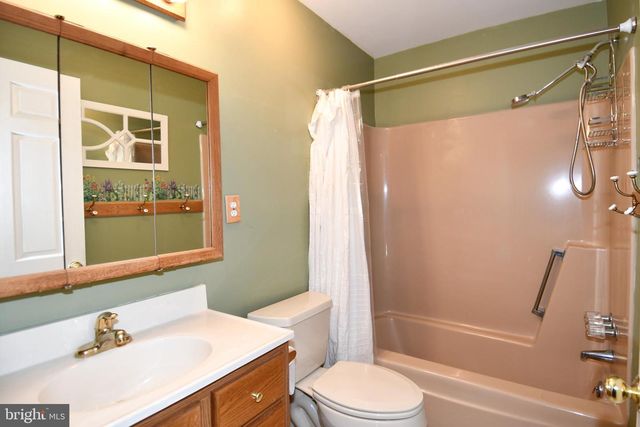 8870 BROOK DR, Waldorf, MD 20603