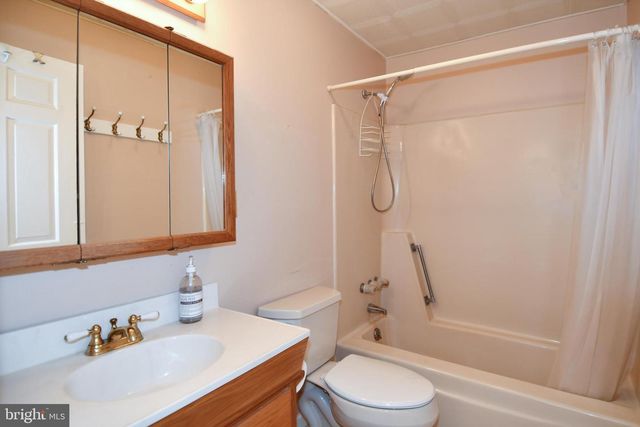 8870 BROOK DR, Waldorf, MD 20603