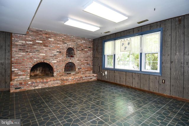 8870 BROOK DR, Waldorf, MD 20603