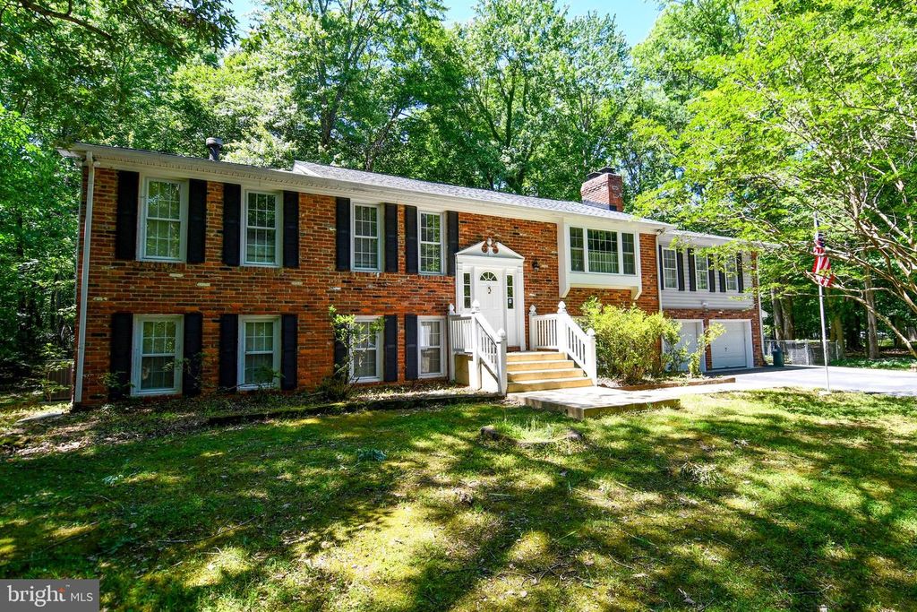 8870 BROOK DR, Waldorf, MD 20603