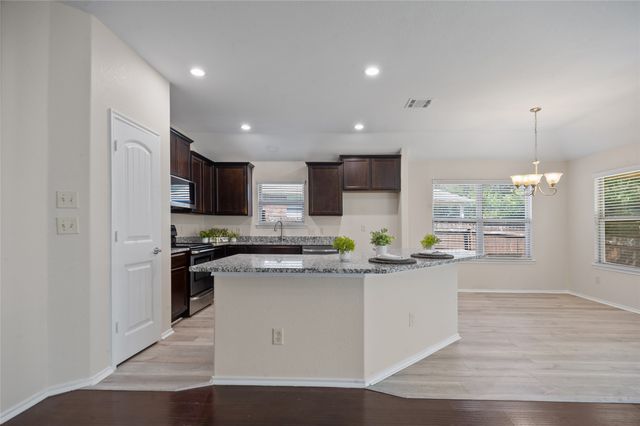 805 Hazels Way, Anna, TX 75409