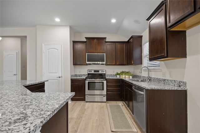 805 Hazels Way, Anna, TX 75409