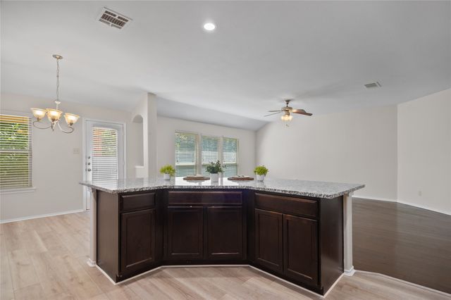 805 Hazels Way, Anna, TX 75409
