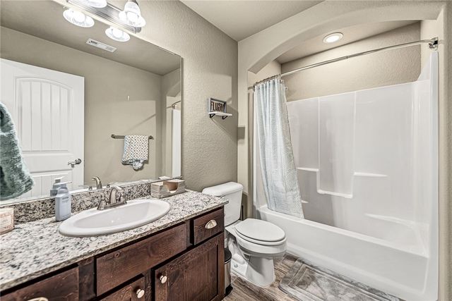 408 W Laurel Avenue, Rogers, AR 72758