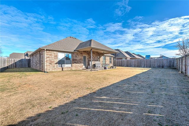 408 W Laurel Avenue, Rogers, AR 72758
