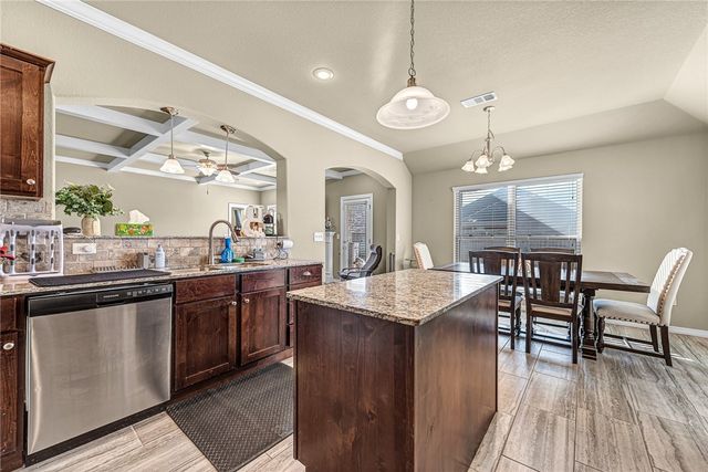 408 W Laurel Avenue, Rogers, AR 72758