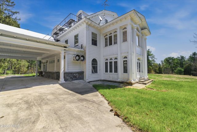2255 Ballston Avenue, Saratoga Springs, NY 12866