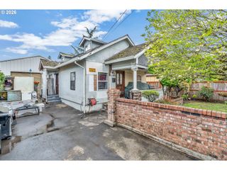 5720 Se LIEBE St, Portland, OR 97206