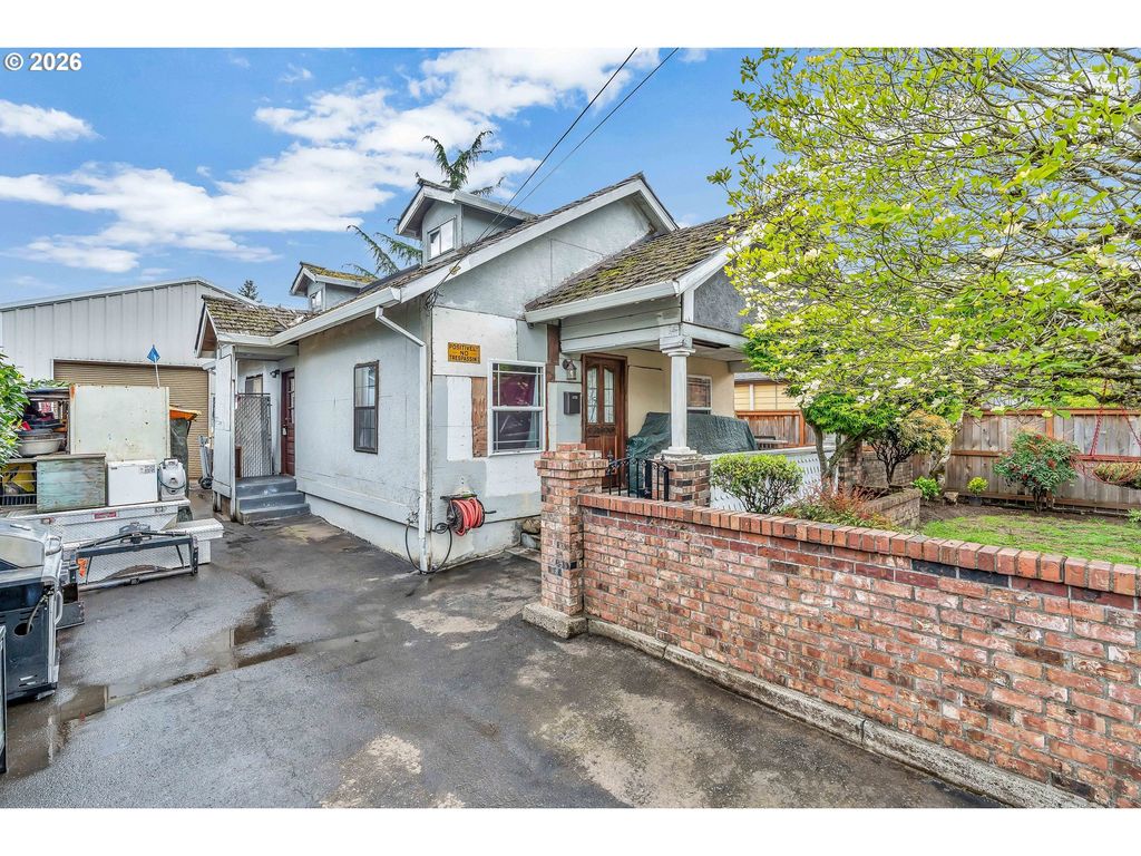 5720 Se LIEBE St, Portland, OR 97206