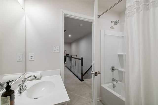 202 Dana Dr, O'hara, PA 15143