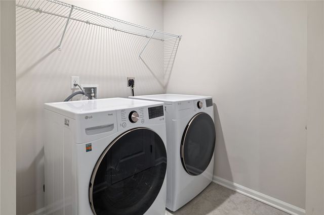 202 Dana Dr, O'hara, PA 15143