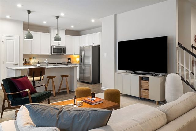 202 Dana Dr, O'hara, PA 15143