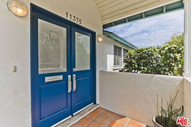 11375 Montana Avenue, Los Angeles, CA 90049