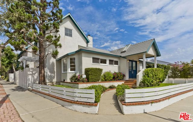 11375 Montana Avenue, Los Angeles, CA 90049