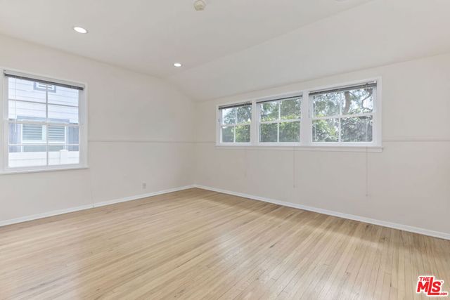 11375 Montana Avenue, Los Angeles, CA 90049