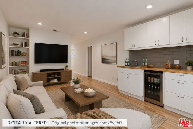 11375 Montana Avenue, Los Angeles, CA 90049