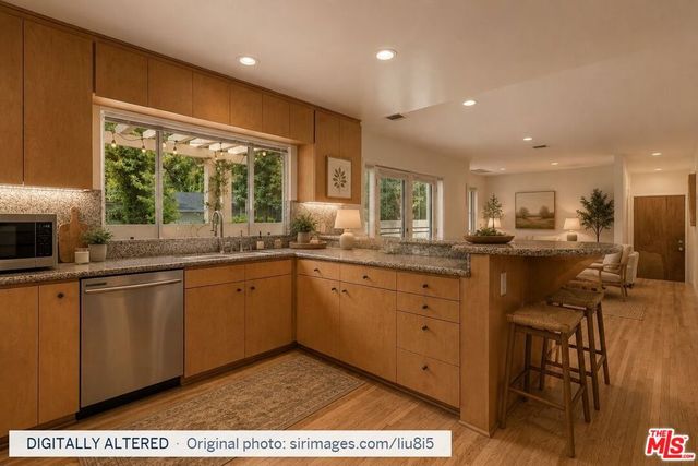 11375 Montana Avenue, Los Angeles, CA 90049