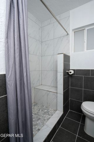 4016 TITANIC, El Paso, TX 79904
