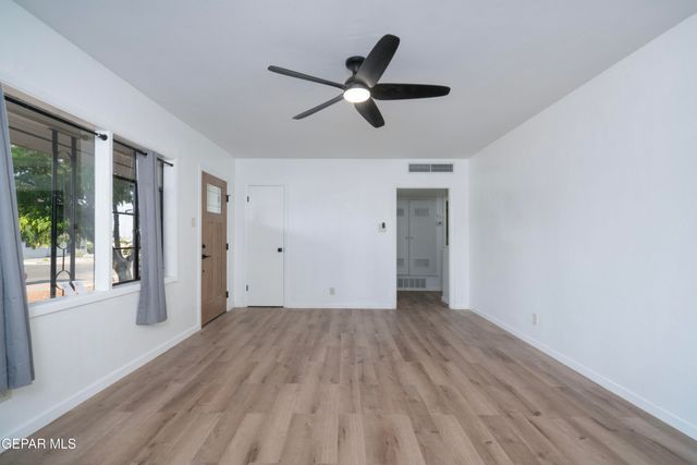4016 TITANIC, El Paso, TX 79904