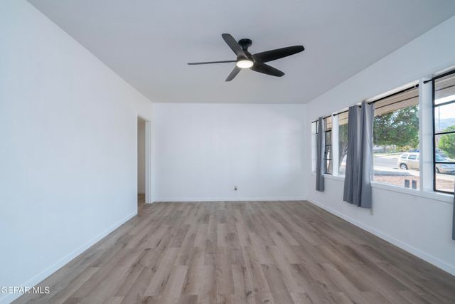 4016 TITANIC, El Paso, TX 79904