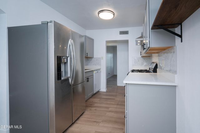 4016 TITANIC, El Paso, TX 79904
