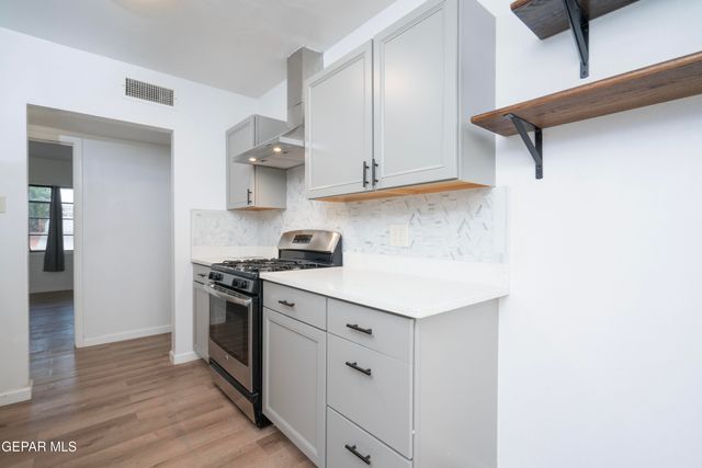 4016 TITANIC, El Paso, TX 79904