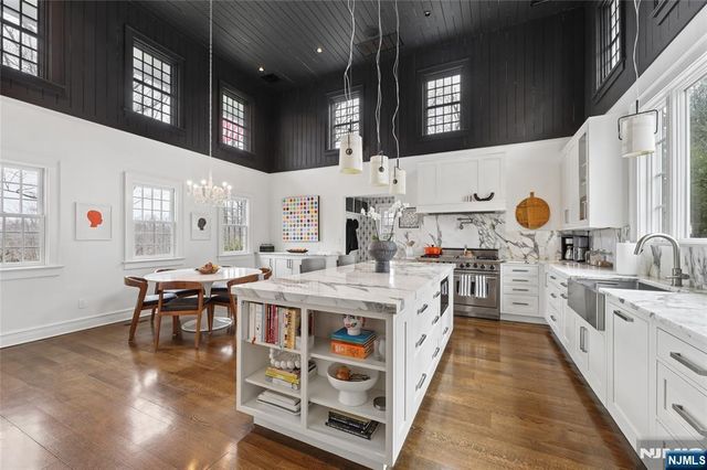 29 Gordon Road, Essex Fells, NJ 07021