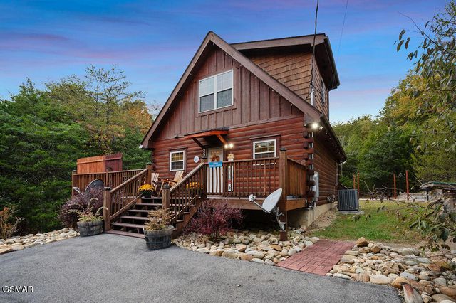 2594 Windfall Estates Drive, Sevierville, TN 37876