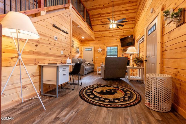 2594 Windfall Estates Drive, Sevierville, TN 37876