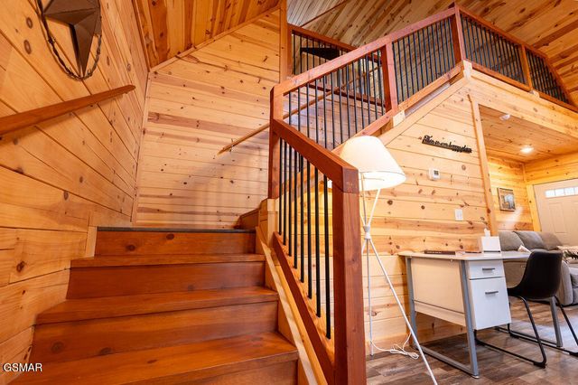 2594 Windfall Estates Drive, Sevierville, TN 37876