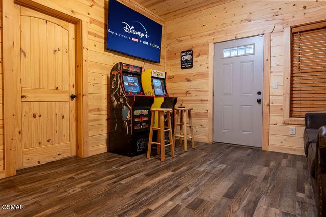 2594 Windfall Estates Drive, Sevierville, TN 37876
